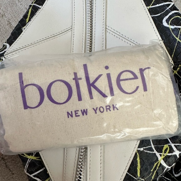 NWT & Dustbag Botkier London Backpack - Picture 3 of 8